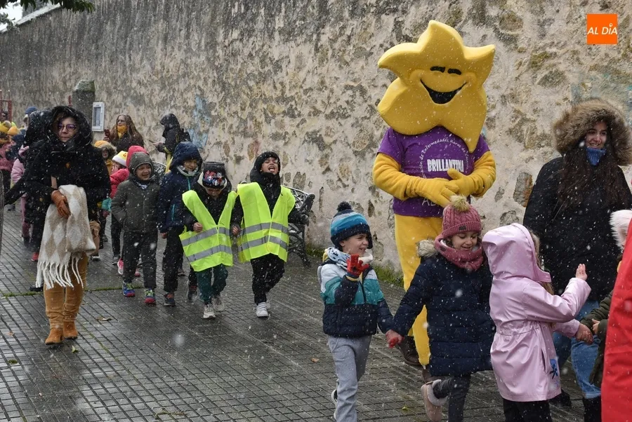 Foto 10 - El Colegio Mir&oacute;briga marcha bajo la nieve a beneficio de AERSCYL