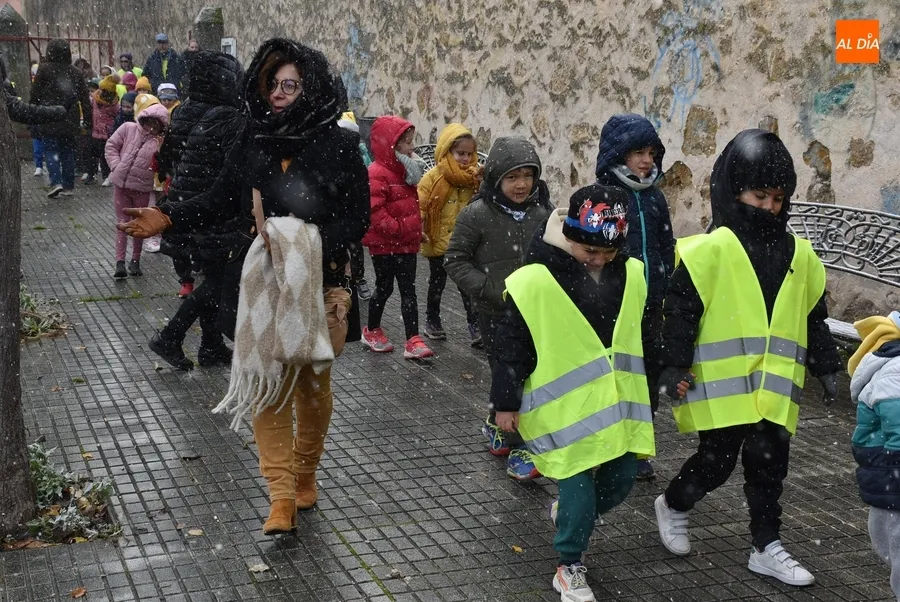 Foto 11 - El Colegio Mir&oacute;briga marcha bajo la nieve a beneficio de AERSCYL