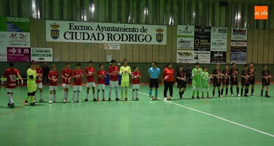 Foto 2 - El Infantil Regional del III Columnas sufre para decantar su parejo duelo ante Laguna 