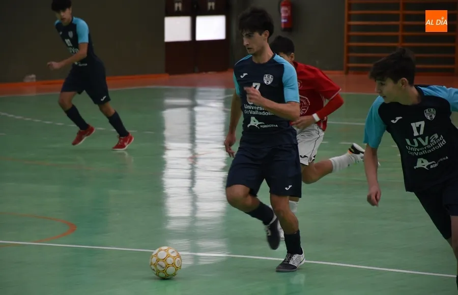 Foto 4 - Reparto de victorias en el doble duelo Cadete e Infantil entre III Columnas y Tierno Galv&aacute;n
