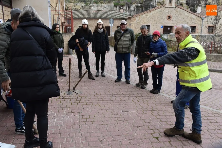 Foto 5 - Asenavis repobla las riberas del &Aacute;gueda con 90 ejemplares de su &aacute;rbol m&aacute;s caracter&iacute;stico