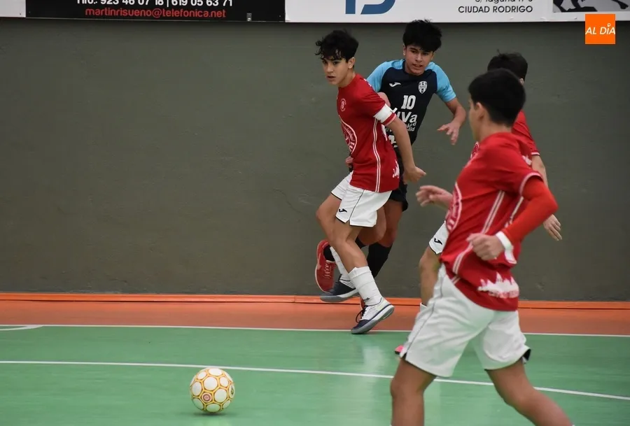 Foto 10 - Reparto de victorias en el doble duelo Cadete e Infantil entre III Columnas y Tierno Galv&aacute;n