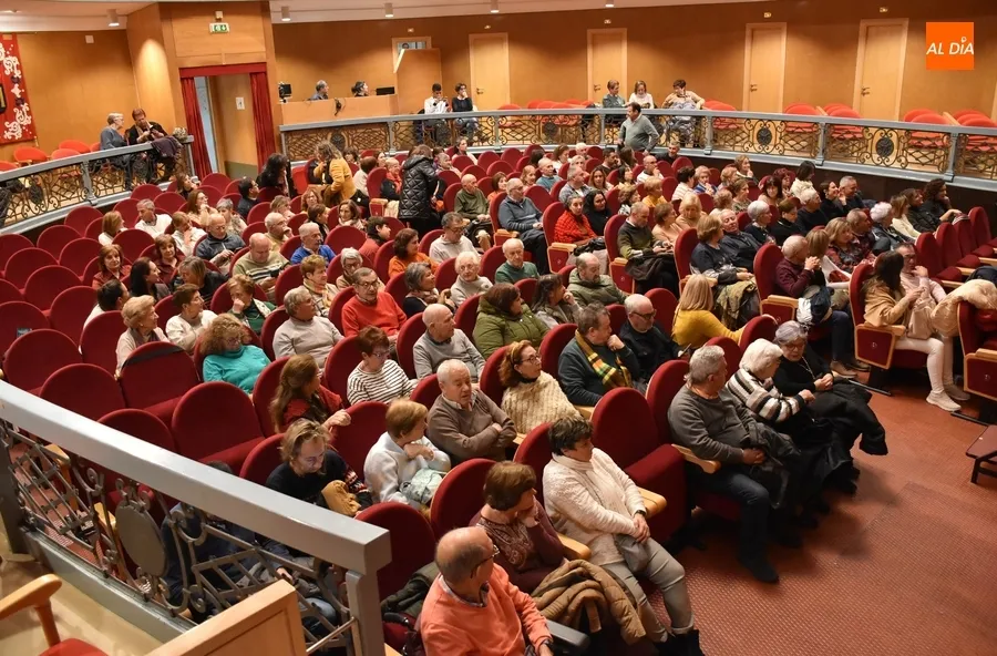Foto 2 - Territorio Violeta trae al Teatro mirobrigense una musical historia de madres e hijas
