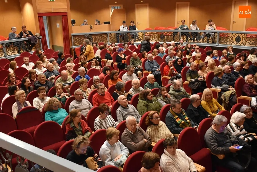 Foto 4 - Territorio Violeta trae al Teatro mirobrigense una musical historia de madres e hijas