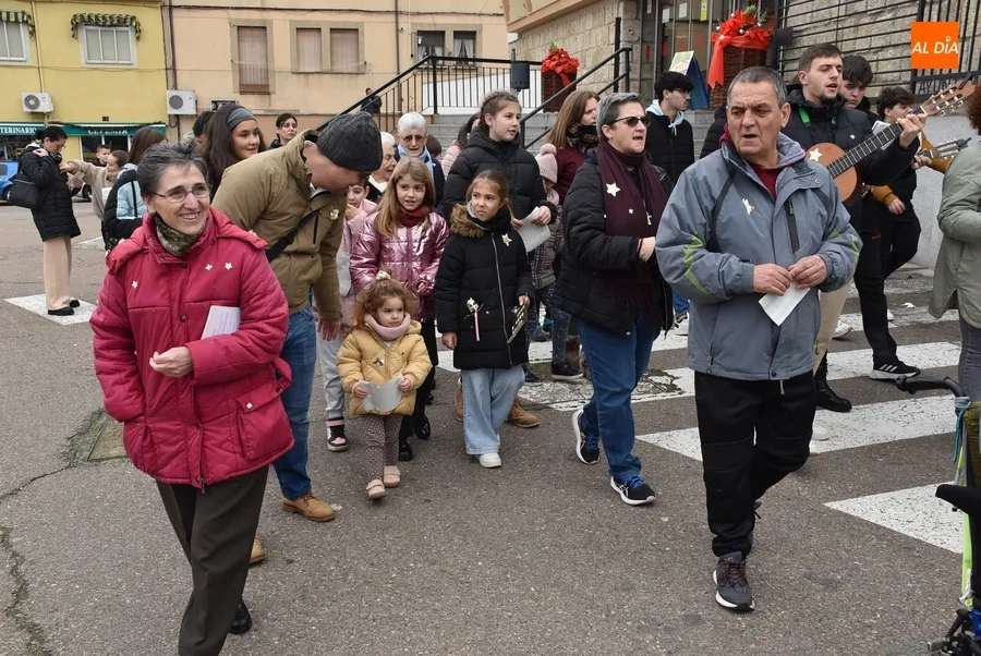 Foto 8 - Los Sembradores de Estrellas llenan un a&ntilde;o m&aacute;s las calles de esp&iacute;ritu navide&ntilde;o