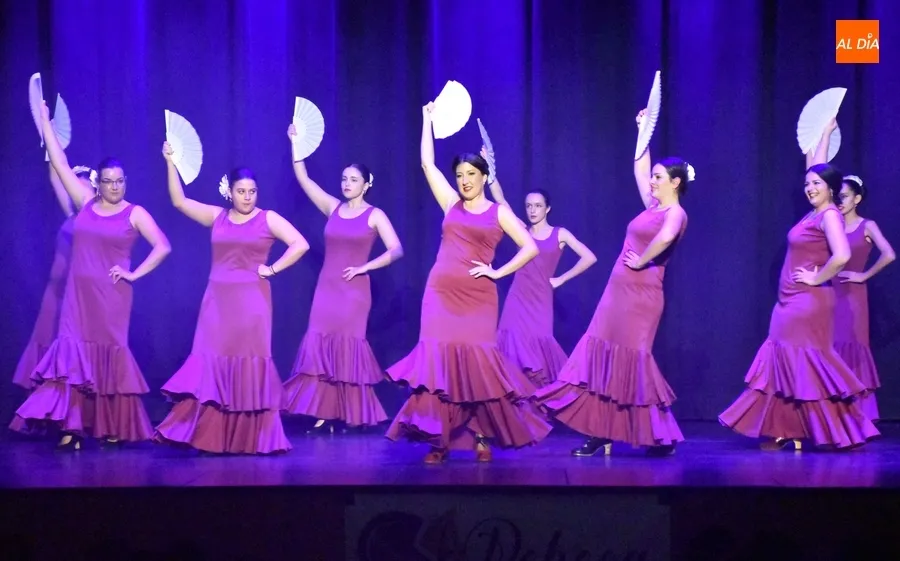 Foto 7 - Las alumnas de Rebeca GarV&iacute;a protagonizan una nueva tarde solidaria en el Teatro Nuevo