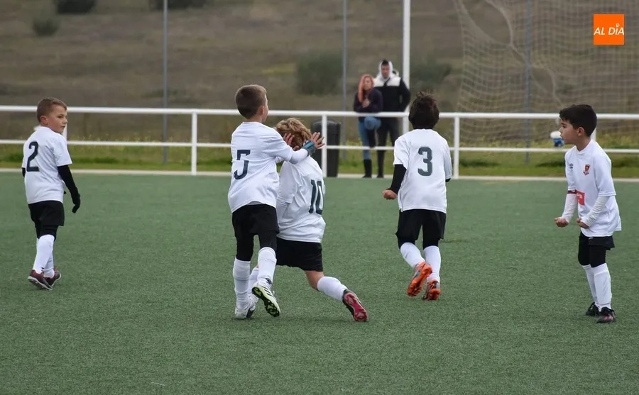 Foto 4 - El Hergar Helm&aacute;ntica se lleva el duelo por el liderato Prebenjam&iacute;n ante el Ciudad Rodrigo