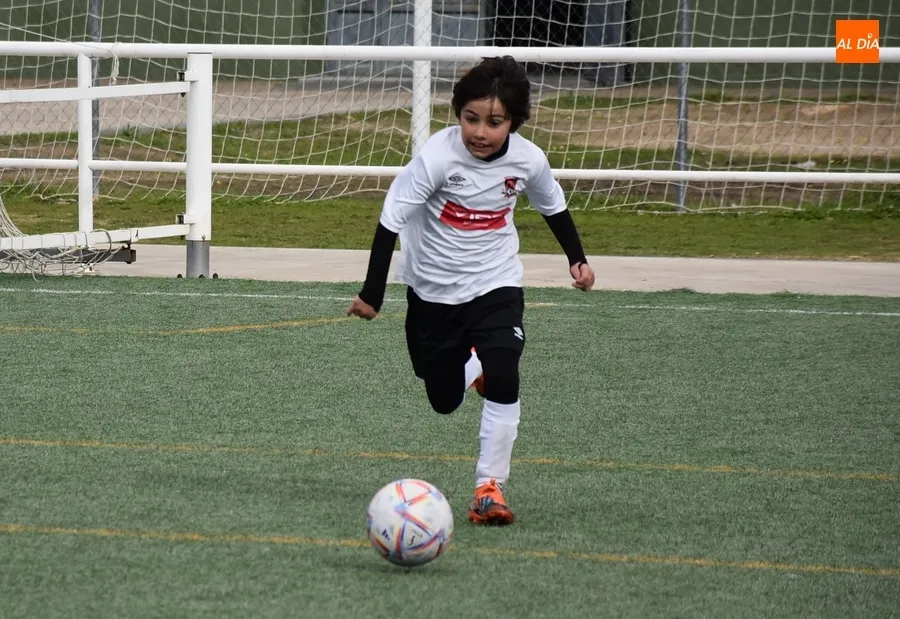 Foto 9 - El Hergar Helm&aacute;ntica se lleva el duelo por el liderato Prebenjam&iacute;n ante el Ciudad Rodrigo