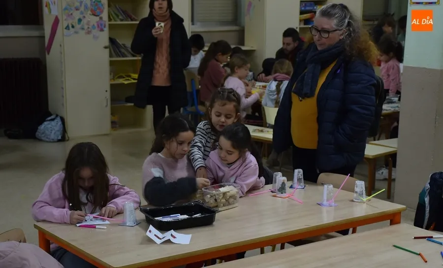Foto 10 - Unas 130 personas saborean la chocolatada de la AMPA del Colegio Mir&oacute;briga