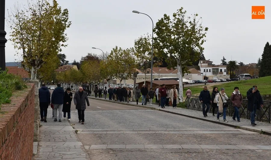 Foto 2 - La Avenida de Sefarad vuelve a quedar para buses tur&iacute;sticos... y deportivos
