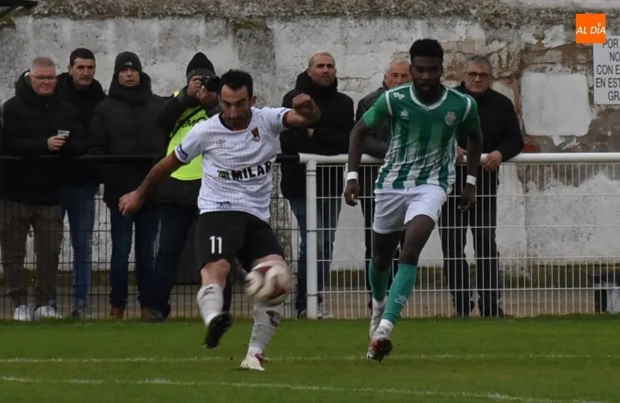 Foto 11 - El Ciudad Rodrigo desarbola al Betis a base de golazos y luchar&aacute; el mi&eacute;rcoles por el liderato