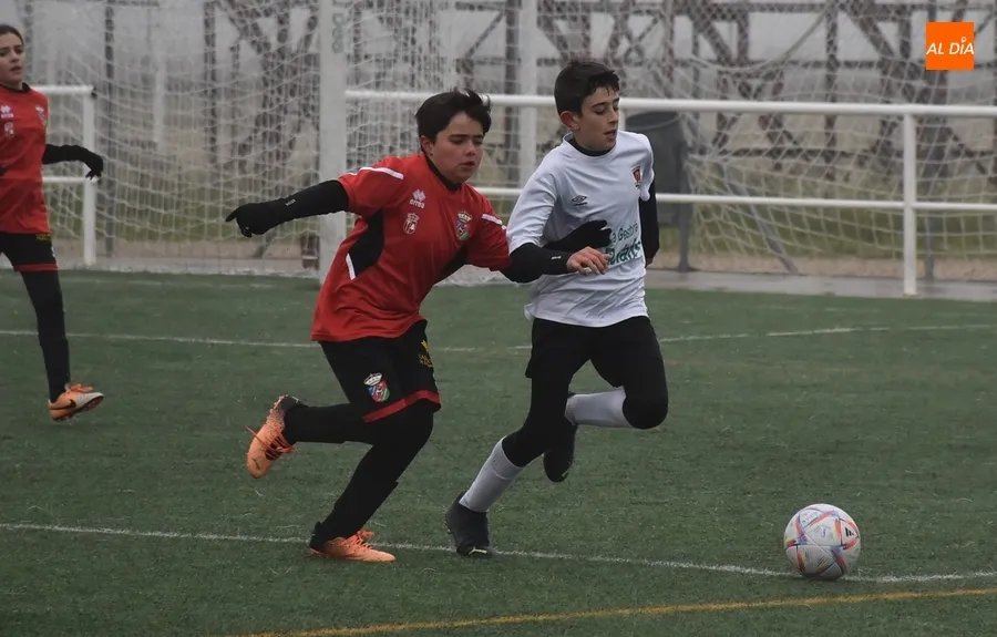 Foto 3 - Fest&iacute;n goleador del Alev&iacute;n B del Ciudad Rodrigo para cerrar un 2023 inmaculado como locales