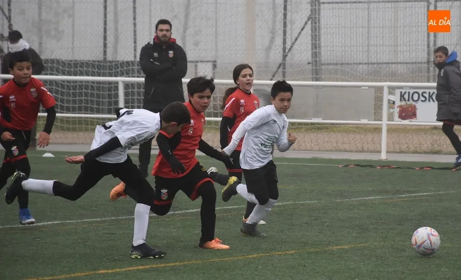 Foto 8 - Fest&iacute;n goleador del Alev&iacute;n B del Ciudad Rodrigo para cerrar un 2023 inmaculado como locales