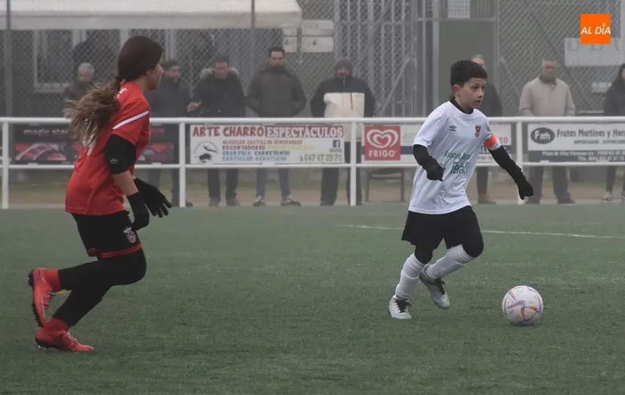 Foto 9 - Fest&iacute;n goleador del Alev&iacute;n B del Ciudad Rodrigo para cerrar un 2023 inmaculado como locales