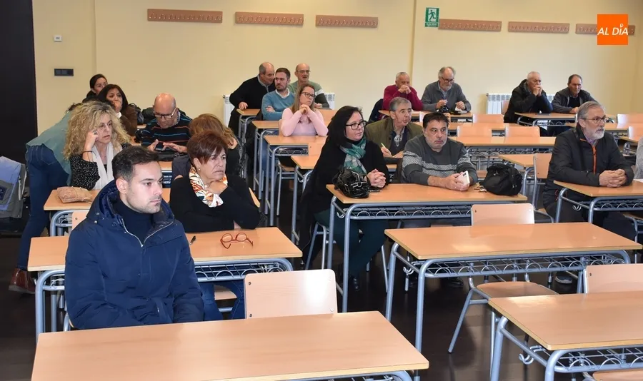 Foto 4 - Los responsables de FortLab mantienen una &ldquo;toma de contacto&rdquo; con el territorio