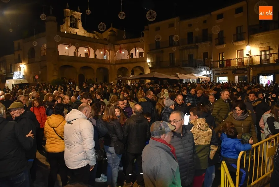 Foto 2 - Ciudad Rodrigo da la bienvenida por todo lo alto a la Navidad 2023