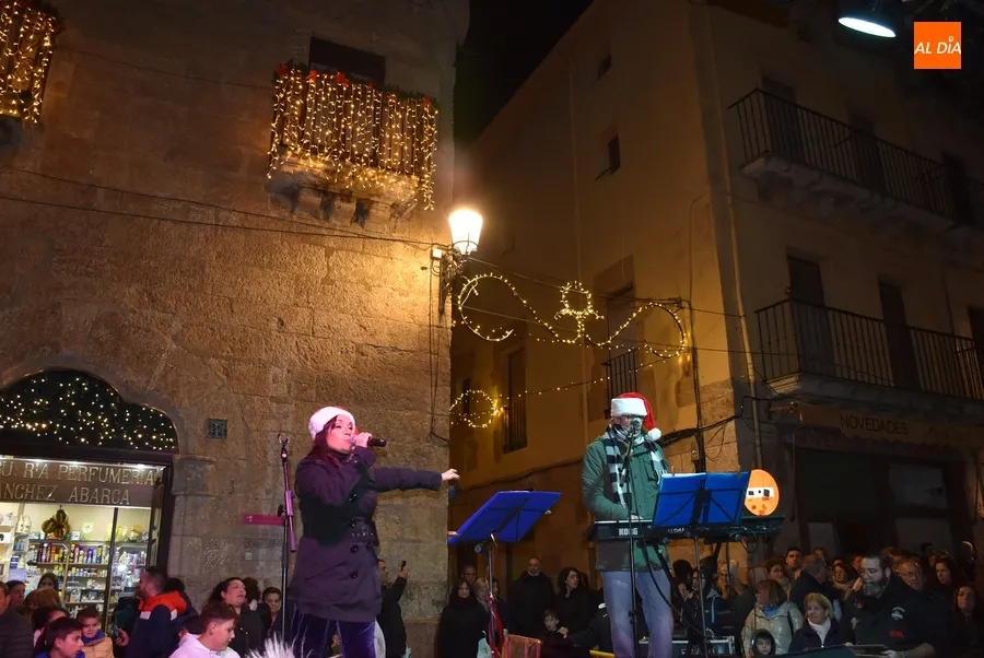 Foto 7 - Ciudad Rodrigo da la bienvenida por todo lo alto a la Navidad 2023