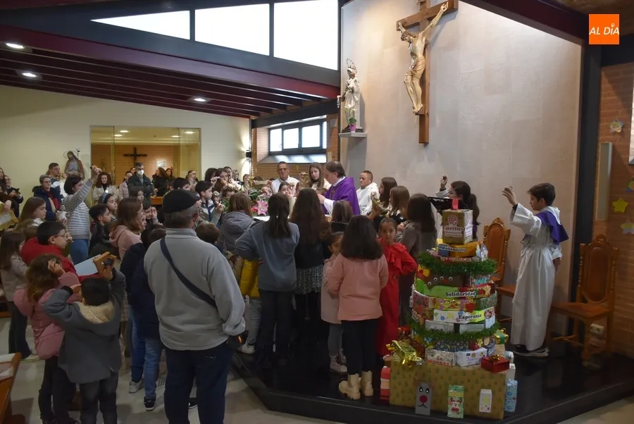 Foto 2 - Las parroquias mirobrigenses bendicen las im&aacute;genes del Ni&ntilde;o Jes&uacute;s de sus fieles