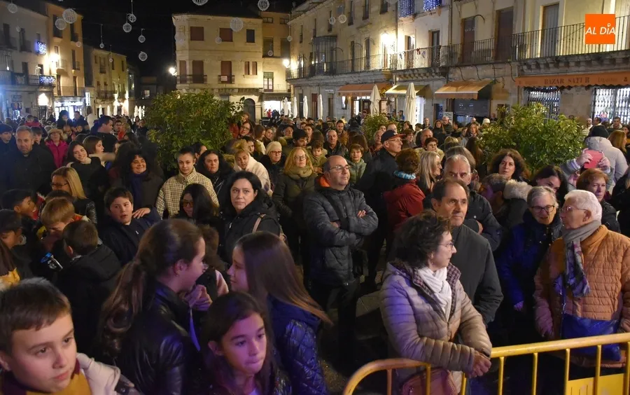Foto 9 - Ciudad Rodrigo da la bienvenida por todo lo alto a la Navidad 2023