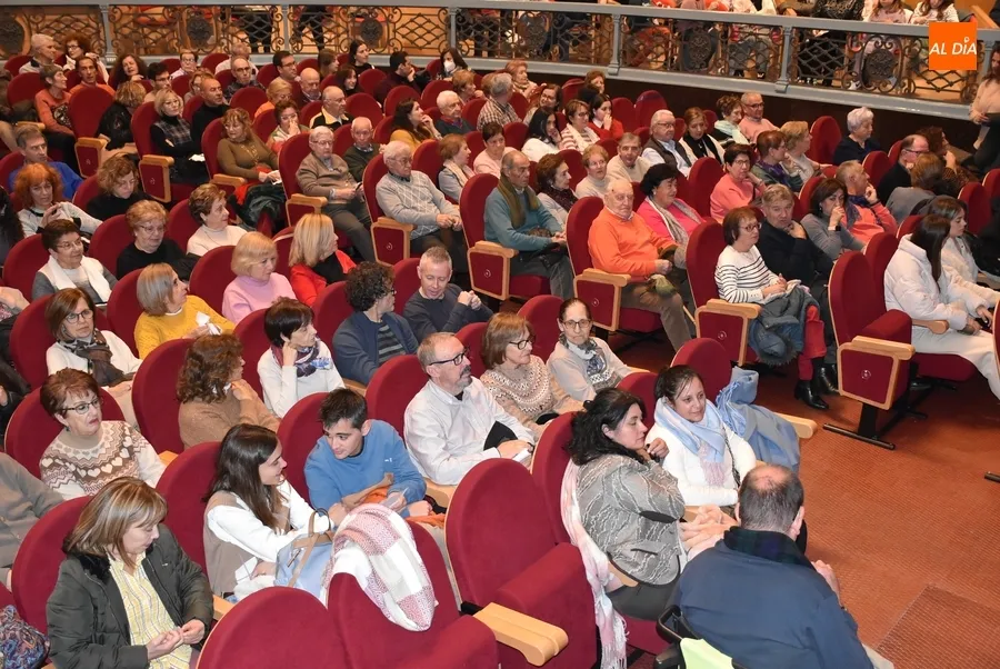 Foto 7 - La Banda de M&uacute;sica ofrece un concierto repleto de esp&iacute;ritu navide&ntilde;o en un Teatro casi lleno
