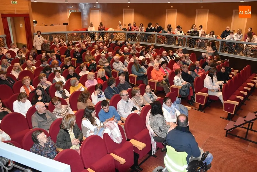 Foto 8 - La Banda de M&uacute;sica ofrece un concierto repleto de esp&iacute;ritu navide&ntilde;o en un Teatro casi lleno