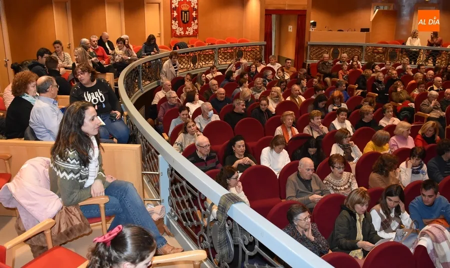Foto 9 - La Banda de M&uacute;sica ofrece un concierto repleto de esp&iacute;ritu navide&ntilde;o en un Teatro casi lleno