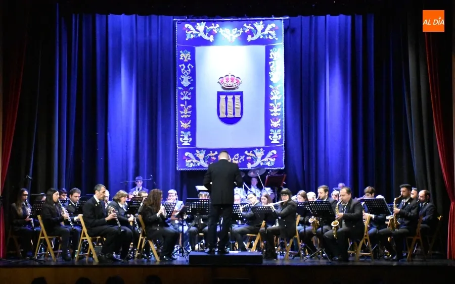 Foto 10 - La Banda de M&uacute;sica ofrece un concierto repleto de esp&iacute;ritu navide&ntilde;o en un Teatro casi lleno