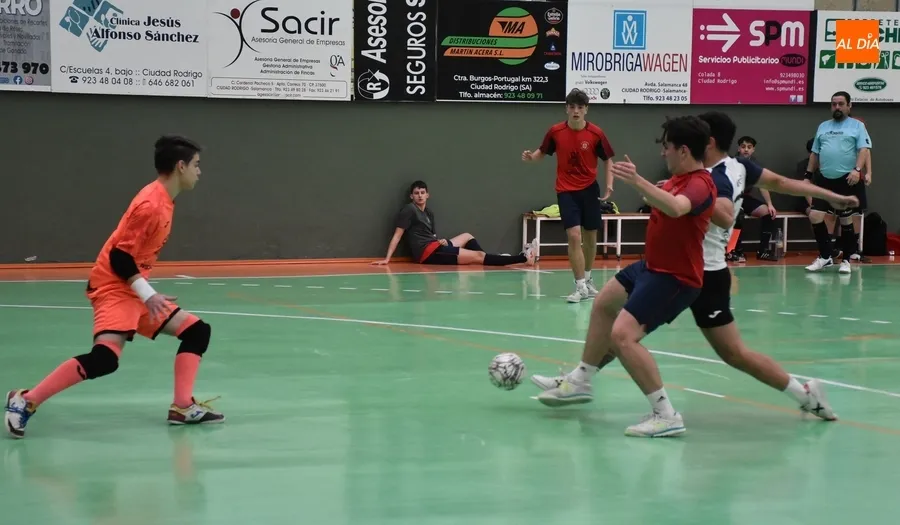 Foto 2 - El a&ntilde;o competitivo en Conde de Fox&aacute; culmina con una derrota del III de Futormes 