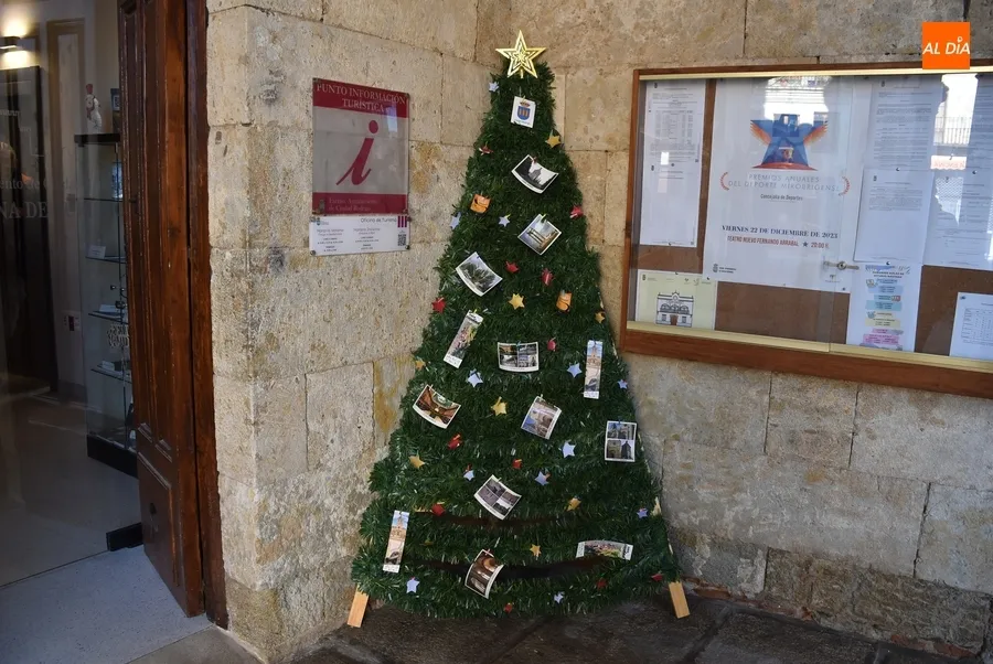 Foto 2 - 1Foto: El &aacute;rbol navide&ntilde;o m&aacute;s mirobrigense