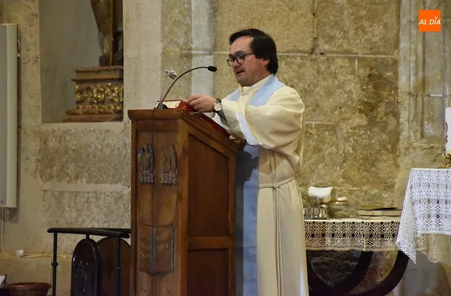 Foto 3 - El Obispo preside la Vigilia Joven por la Inmaculada