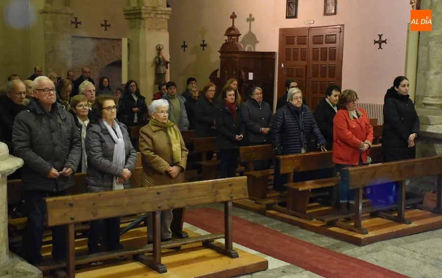 Foto 6 - El Obispo preside la Vigilia Joven por la Inmaculada