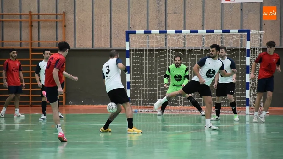 Foto 9 - El a&ntilde;o competitivo en Conde de Fox&aacute; culmina con una derrota del III de Futormes 