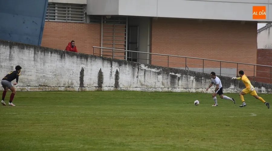 Foto 3 - Final feliz de a&ntilde;o para el Ciudad Rodrigo Senior con un goleador derby ante el Salamanca CF UDS B