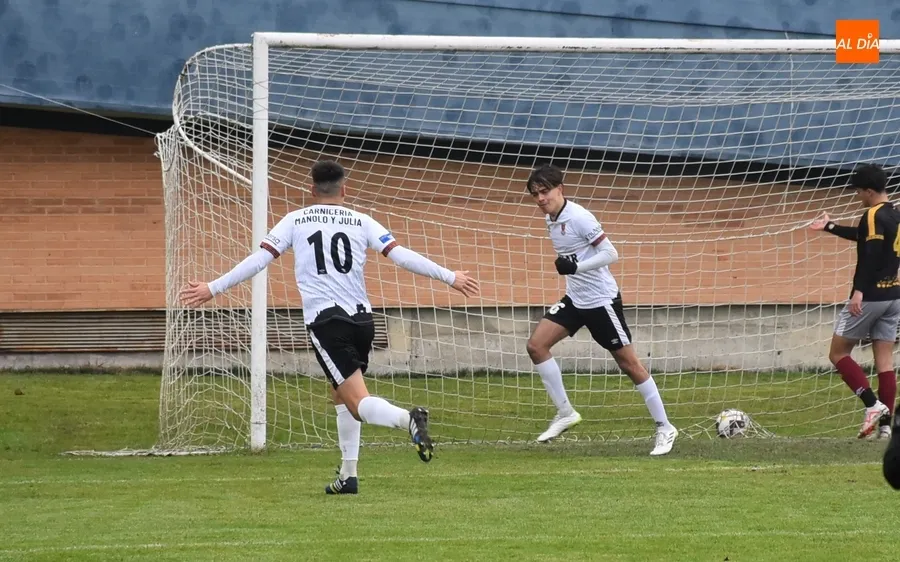 Foto 7 - Final feliz de a&ntilde;o para el Ciudad Rodrigo Senior con un goleador derby ante el Salamanca CF UDS B