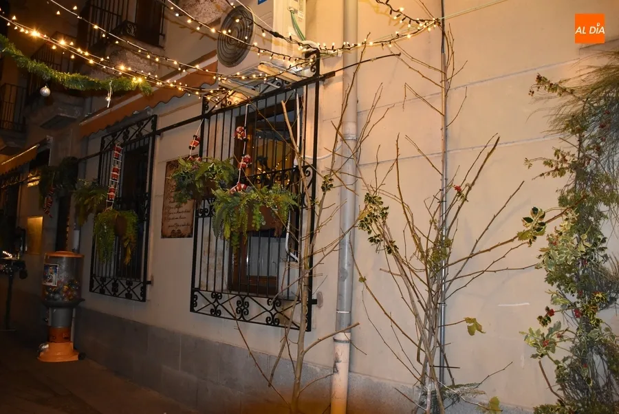 Foto 9 - As&iacute; es la decoraci&oacute;n navide&ntilde;a comercial del centro hist&oacute;rico, con mucho verde, nieve y m&uacute;sica
