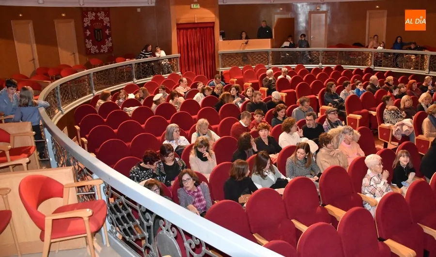 Foto 6 - La Blancanieves de La Chana redondea el a&ntilde;o teatral en Ciudad Rodrigo
