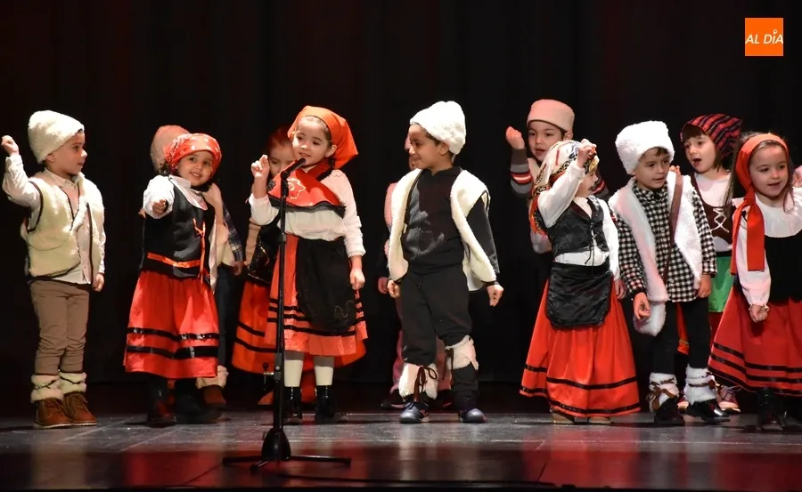Foto 5 - El Colegio San Francisco rinde tributo a los superh&eacute;roes, en especial a una &lsquo;de la tiza&rsquo; que se jubila