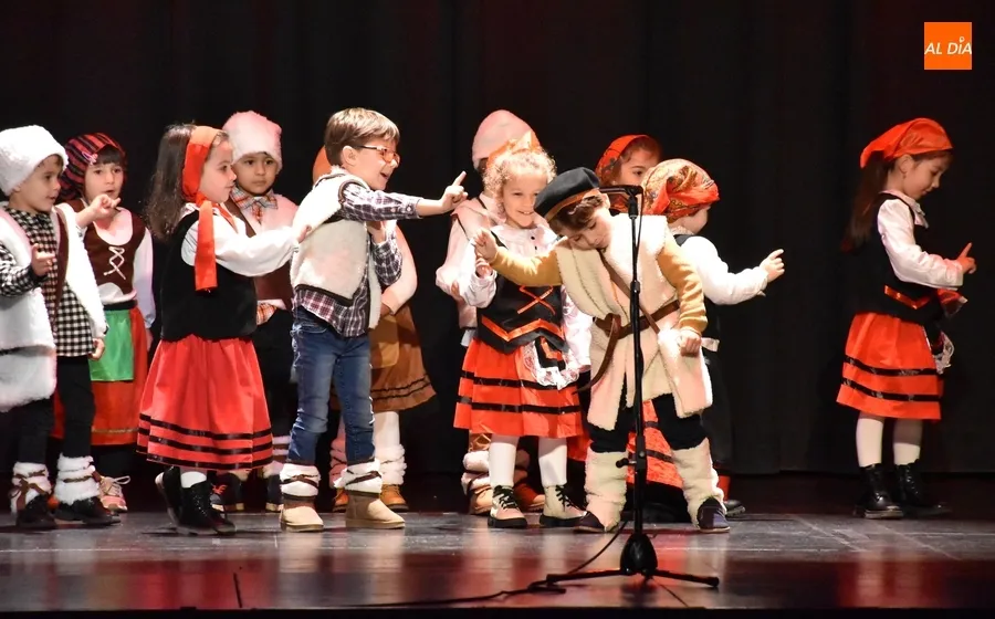 Foto 6 - El Colegio San Francisco rinde tributo a los superh&eacute;roes, en especial a una &lsquo;de la tiza&rsquo; que se jubila