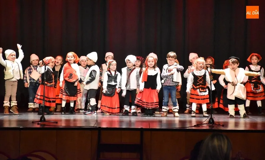 Foto 8 - El Colegio San Francisco rinde tributo a los superh&eacute;roes, en especial a una &lsquo;de la tiza&rsquo; que se jubila