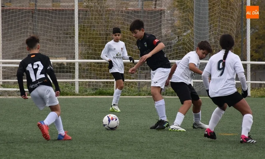 Foto 7 - Prosigue la inmaculada racha como local del Infantil del Ciudad Rodrigo