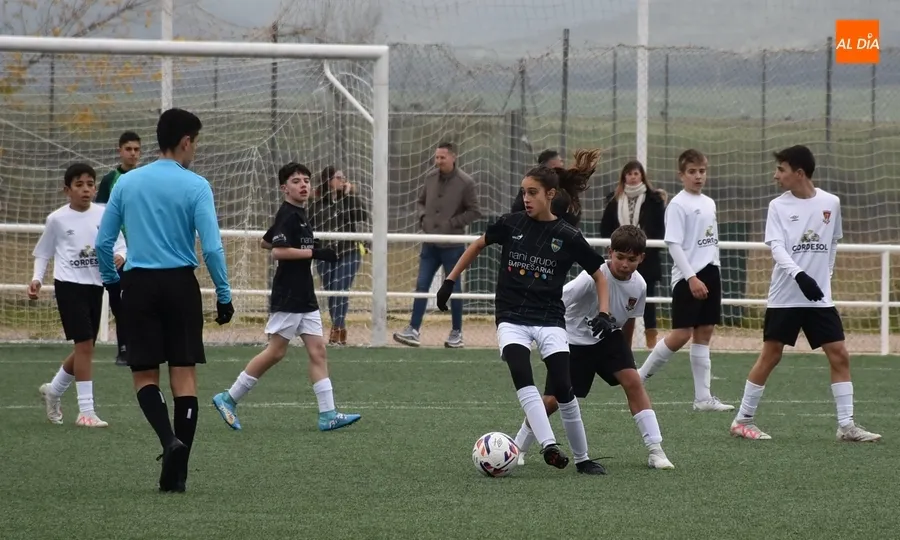 Foto 9 - Prosigue la inmaculada racha como local del Infantil del Ciudad Rodrigo