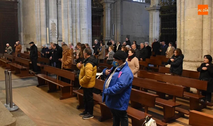 Foto 6 - Jos&eacute; Luis Retana se encarga de presidir la Misa del D&iacute;a de Navidad en la Catedral