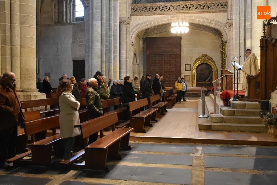 Foto 10 - Jos&eacute; Luis Retana se encarga de presidir la Misa del D&iacute;a de Navidad en la Catedral