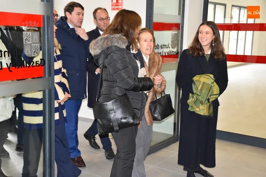 Foto 6 - Inaugurado el nuevo look de la Estaci&oacute;n de Autobuses con un sentido recuerdo a S&aacute;nchez-Ter&aacute;n