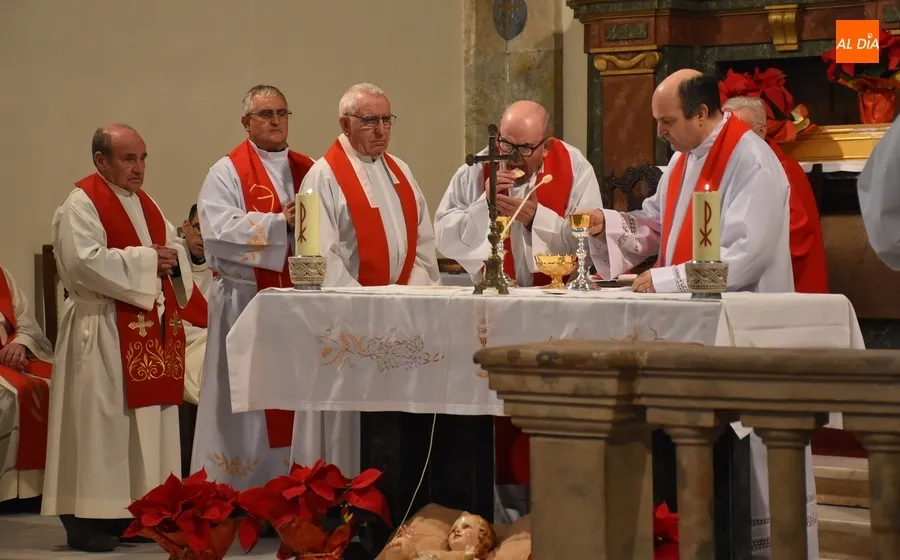 Foto 4 - Los sacerdotes de la Di&oacute;cesis mantienen un encuentro con motivo de la Navidad