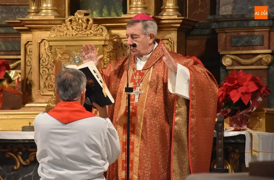 Foto 7 - Los sacerdotes de la Di&oacute;cesis mantienen un encuentro con motivo de la Navidad