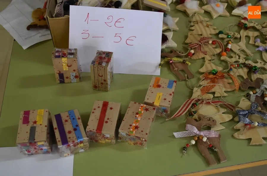 Foto 8 - El IES Tierra promueve un doble mercadillo solidario
