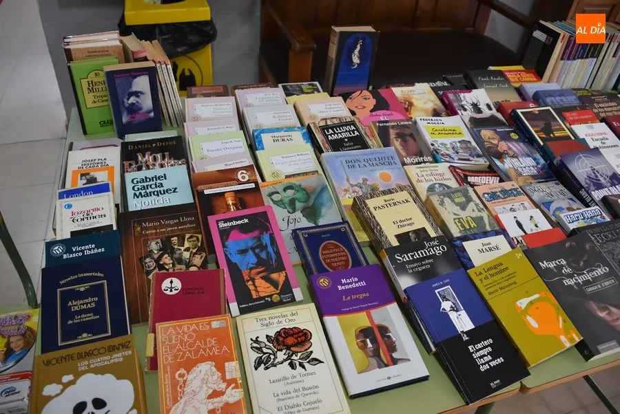 Foto 9 - El IES Tierra promueve un doble mercadillo solidario