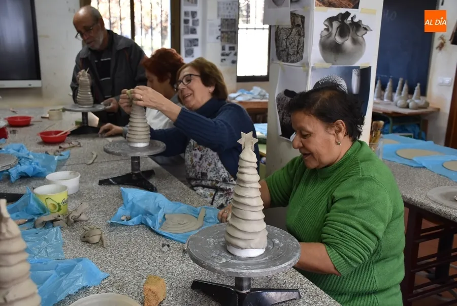 Foto 7 - Alto nivel en el concurso de pinchos y postres de la jornada de convivencia de la Escuela de Adultos