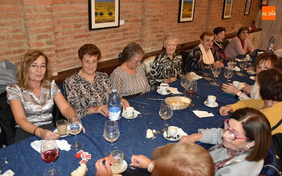 Foto 3 - Fant&aacute;stico ambiente en la tradicional comida navide&ntilde;a del Grupo Amanecer